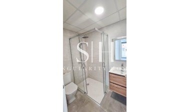 Odsprzedaż - Mieszkanie w bloku - Torrevieja - Paseo Maritimo