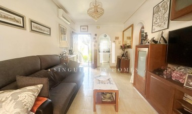 Odsprzedaż - Bungalow - Torrevieja - aguas nuevas