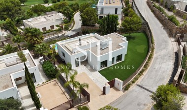 Odsprzedaż - Villa - Orihuela Costa - Las Colinas Golf