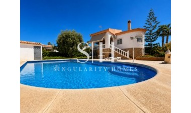 Odsprzedaż - Villa - Torrevieja - Costa Blanca