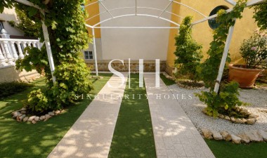 Odsprzedaż - Bungalow - Orihuela Costa - Lomas de Cabo Roig