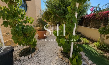 Odsprzedaż - Bungalow - Orihuela Costa - Lomas de Cabo Roig