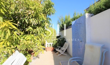 Odsprzedaż - Villa - Orihuela Costa - Villamartín