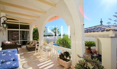 Odsprzedaż - Villa - Orihuela Costa - Villamartín