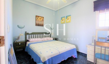 Odsprzedaż - Villa - Orihuela Costa - Villamartín