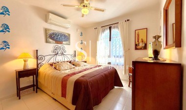 Odsprzedaż - Villa - Orihuela Costa - Villamartin