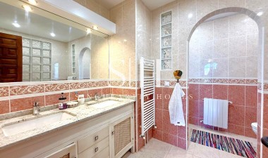 Odsprzedaż - Villa - Orihuela Costa - Villamartin