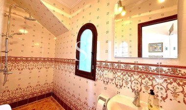 Odsprzedaż - Villa - Orihuela Costa - Villamartin