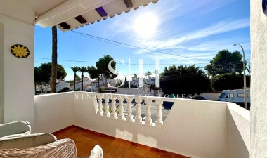 Odsprzedaż - Villa - Orihuela Costa - Villamartin