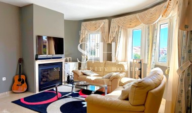 Återförsäljning - Villa - Orihuela Costa - Los Dolses