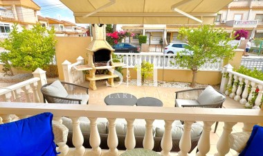 Odsprzedaż - Villa - Orihuela Costa - Villamartín