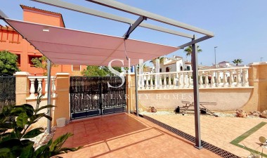 Odsprzedaż - Mieszkanie w bloku - Orihuela Costa - Villamartín