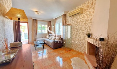 Odsprzedaż - Mieszkanie w bloku - Orihuela Costa - Villamartín