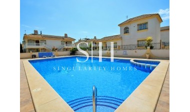Odsprzedaż - Mieszkanie w bloku - Orihuela Costa - Villamartín
