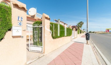 Återförsäljning - Villa - Orihuela Costa - Punta Prima