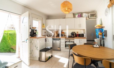 Återförsäljning - Villa - Orihuela Costa - Punta Prima