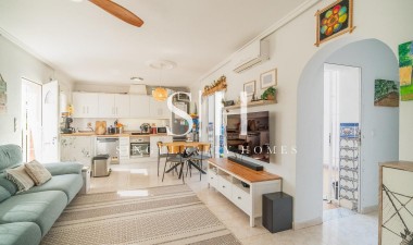 Återförsäljning - Villa - Orihuela Costa - Punta Prima