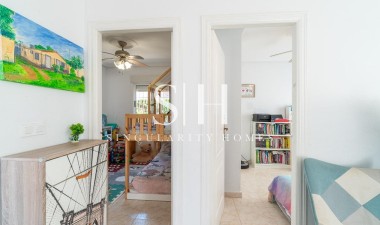Återförsäljning - Villa - Orihuela Costa - Punta Prima