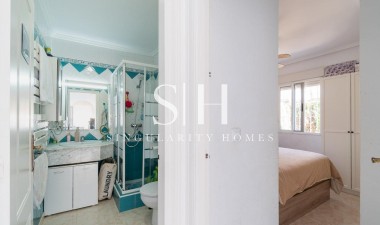 Återförsäljning - Villa - Orihuela Costa - Punta Prima
