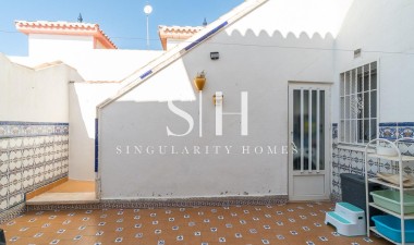 Återförsäljning - Villa - Orihuela Costa - Punta Prima