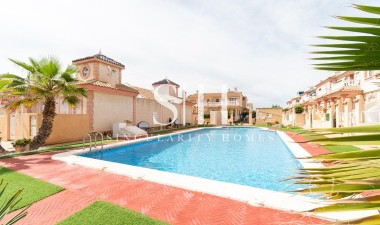 Återförsäljning - Villa - Orihuela Costa - Punta Prima