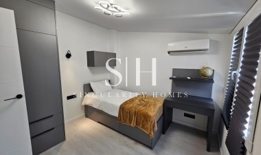 Odsprzedaż - Bungalow - Torrevieja - Los Europeos