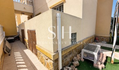 Odsprzedaż - Mieszkanie w bloku - Orihuela Costa - Lomas de Cabo Roig