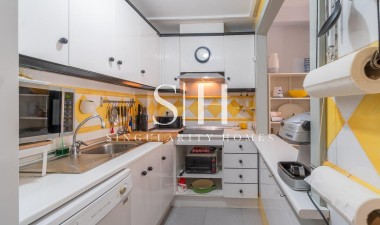 Odsprzedaż - Mieszkanie w bloku - Orihuela Costa - Campoamor
