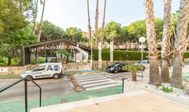 Odsprzedaż - Mieszkanie w bloku - Orihuela Costa - Campoamor