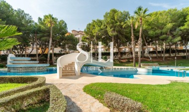 Odsprzedaż - Mieszkanie w bloku - Orihuela Costa - Campoamor