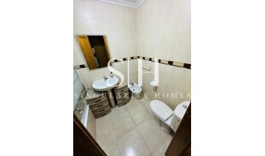 Odsprzedaż - Villa - Orihuela Costa - Los Altos