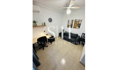 Odsprzedaż - Villa - Orihuela Costa - Los Altos