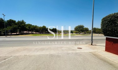 Odsprzedaż - Villa - Orihuela Costa - Los Altos