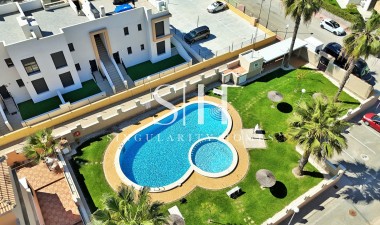 Odsprzedaż - Dom - Orihuela Costa - Villamartin