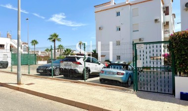 Odsprzedaż - Mieszkanie w bloku - Orihuela Costa - Villamartín