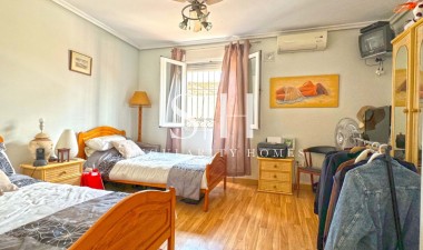 Resale - Villa - Torrevieja - Costa Blanca