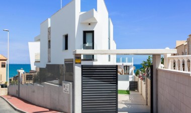 Nowy budynek - Villa - Torrevieja - Torrejón