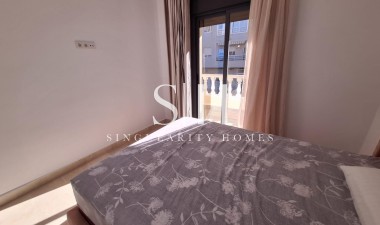 Resale - House - Torrevieja - Centro