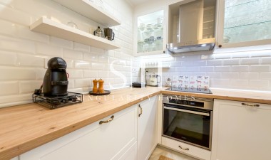 Resale - Apartment / flat - Torrevieja - Playa de los Locos