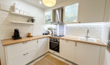 Resale - Apartment / flat - Torrevieja - Playa de los Locos
