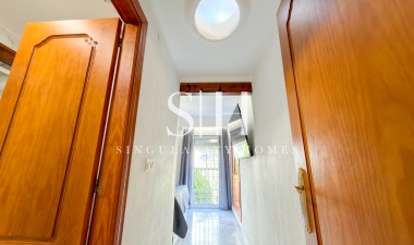 Resale - Apartment / flat - Torrevieja - Playa de los Locos