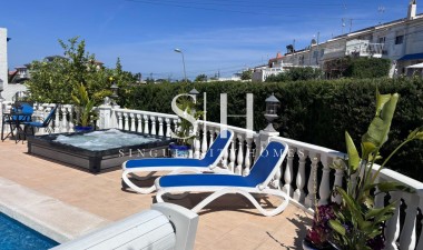 Wiederverkauf - Villa - Torrevieja - Los balcones