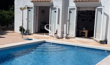 Wiederverkauf - Villa - Torrevieja - Los balcones