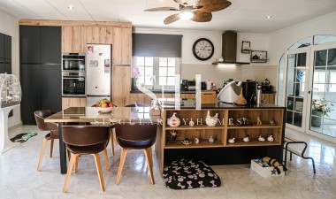 Odsprzedaż - Villa - La marina - Costa Blanca