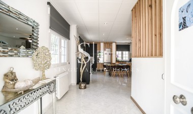 Odsprzedaż - Villa - La marina - Costa Blanca