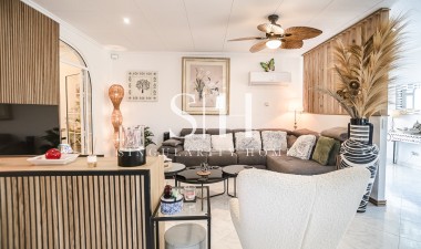 Odsprzedaż - Villa - La marina - Costa Blanca
