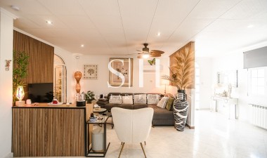 Odsprzedaż - Villa - La marina - Costa Blanca