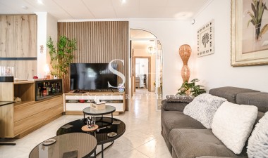 Odsprzedaż - Villa - La marina - Costa Blanca