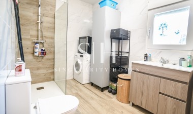 Odsprzedaż - Villa - La marina - Costa Blanca