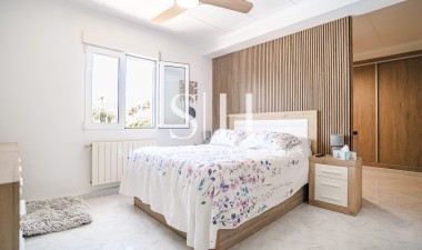 Odsprzedaż - Villa - La marina - Costa Blanca